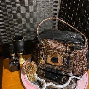 Leather handbag...Black Reptile & Leopard print